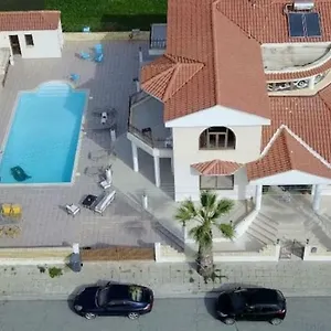 Mansion Ideal For 3 Families Or Villa